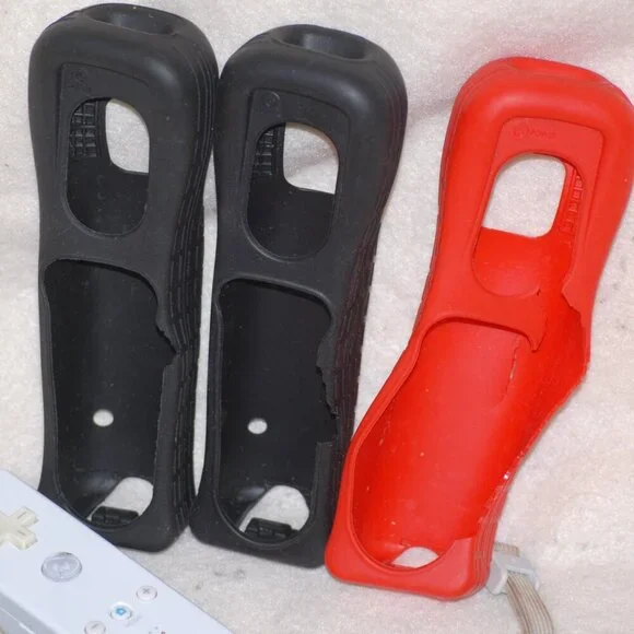 Lot Wii U Black Console Gamepad 3 Handheld Controllers Tested and Working! - Picture 7 of 14